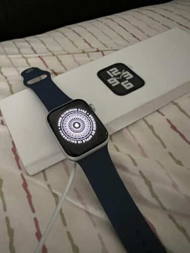 Apple Watch SE (2nd Gen) (Used – Like New) photo review