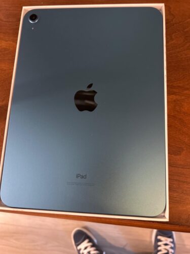 iPad (10th Generation): with A14 Bionic chip, 10.9-inch Liquid Retina Displa Back Camera, Touch ID(Used - Like New) photo review